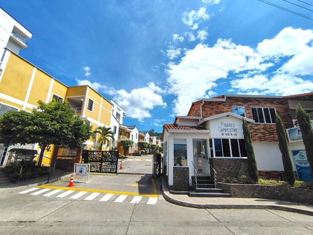 Casa en arriendo Santander Piedecuesta Cr Pinares Campestre 94 m2 Habitaciones 5 Baños 4 Garajes 0 Precio $2798000