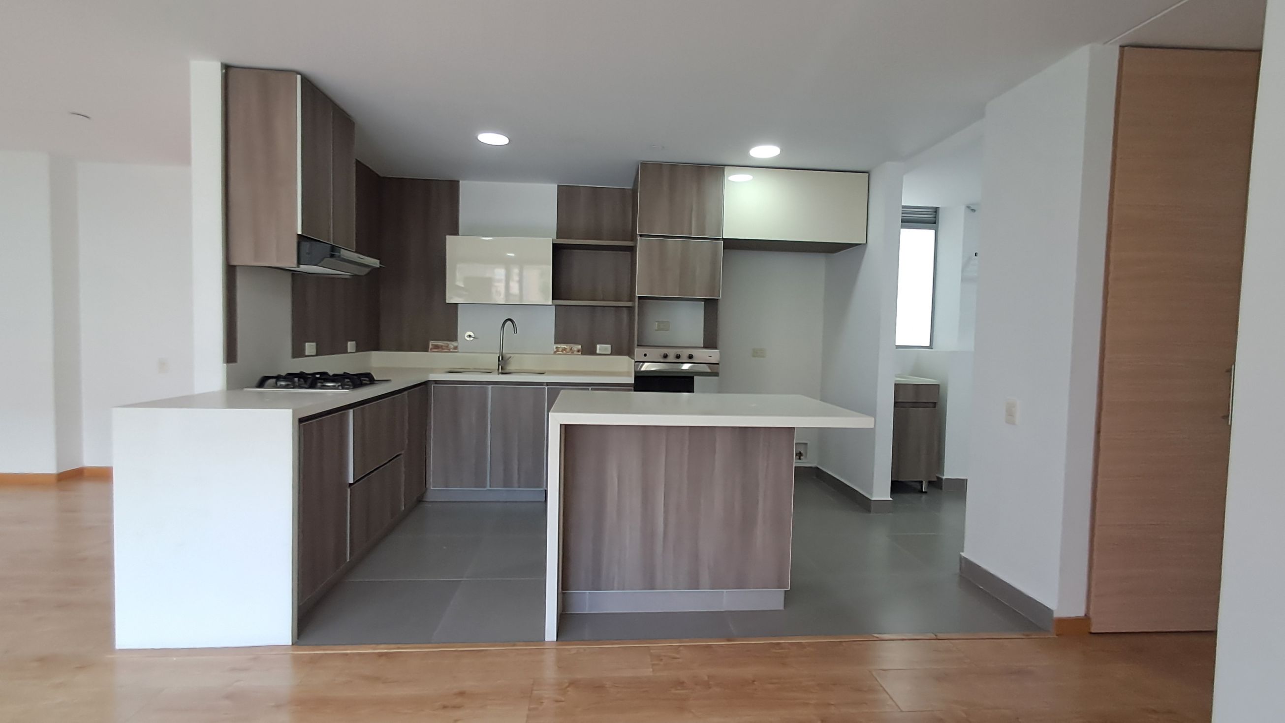 Apartamento en arriendo Antioquia Envigado La Pradera 128 m2 Habitaciones 3 Baños 4 Garajes 1 Precio $5500000