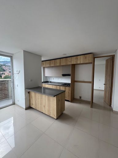 Apartamento en arriendo Antioquia Medellín Villa Tina 100 m2 Habitaciones 3 Baños 2 Garajes 0 Precio $3300000