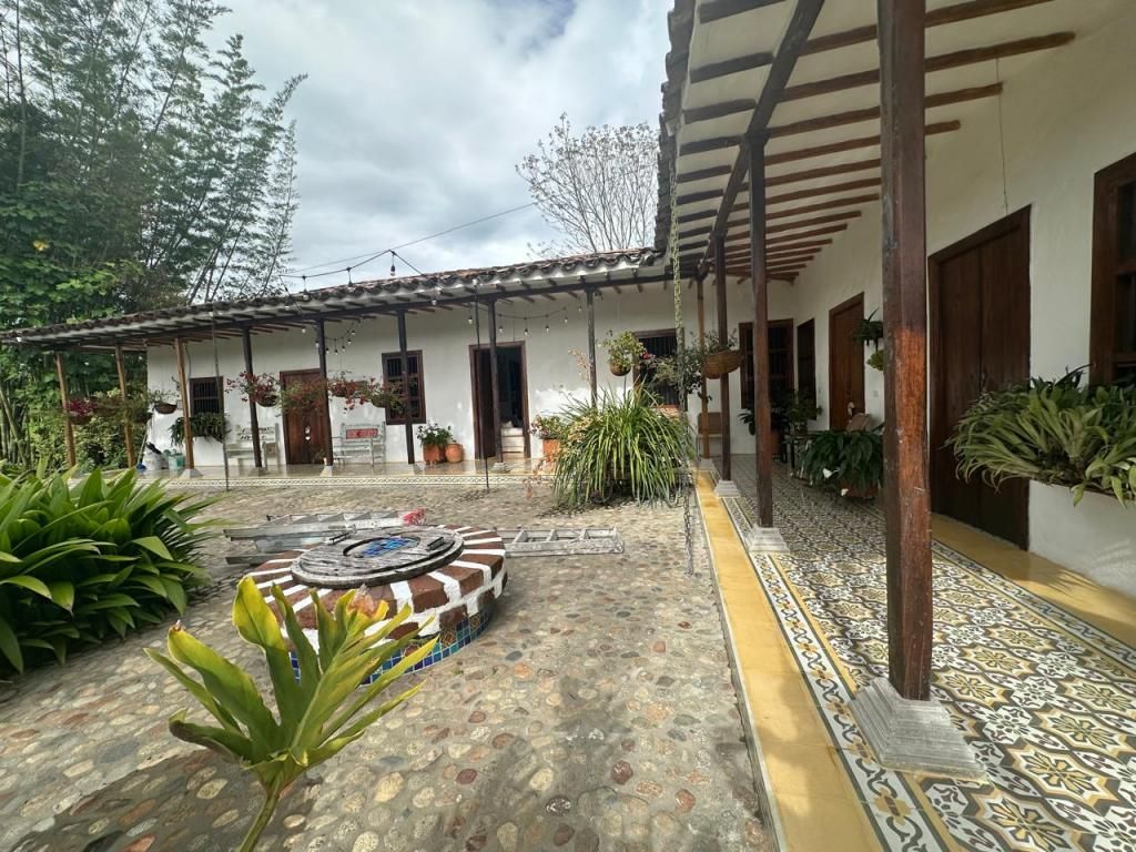 Finca en arriendo Antioquia Rionegro Rionegro 300 m2 Habitaciones 4 Baños 5 Garajes 1 Precio $6500000