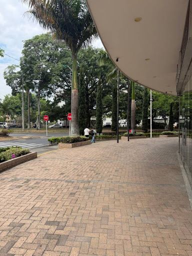 Local en arriendo Valle Del Cauca Cali Unidad Residencial Santiago De Cali 70 m2 Habitaciones 0 Baños 1 Garajes 0 Precio $5000000