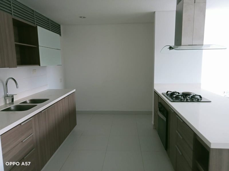 Apartamento en arriendo Antioquia Medellín Santa Rosa De Lima 90 m2 Habitaciones 2 Baños 2 Garajes 2 Precio $5300000