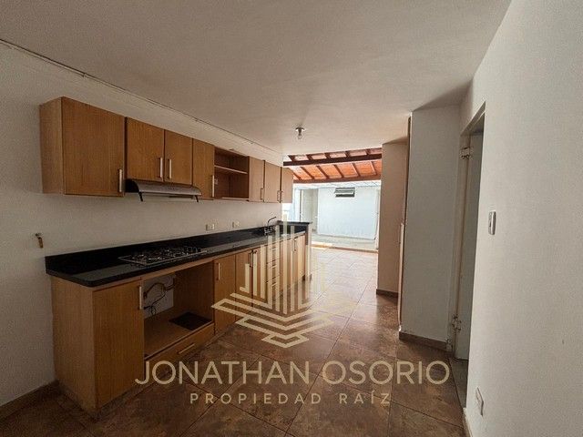 Casa en venta Antioquia Medellín Estadio 225 m2 Habitaciones 5 Baños 4 Garajes 2 Precio $1800000000