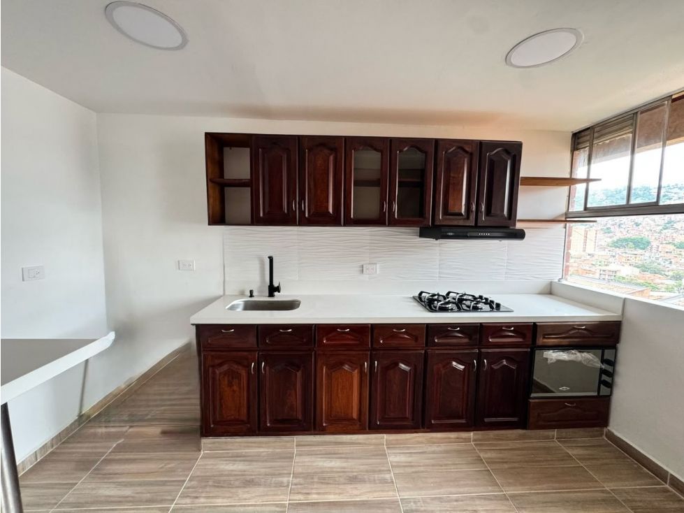 Apartamento en arriendo Antioquia Medellín Campo Alegre 105 m2 Habitaciones 5 Baños 2 Garajes 0 Precio $2700000