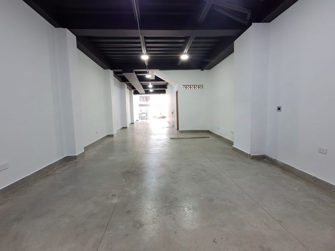 Local en arriendo Risaralda Pereira Popular Modelo 102 m2 Habitaciones 0 Baños 1 Garajes 0 Precio $5500000
