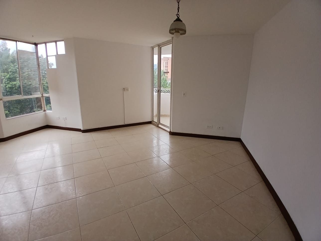 Apartamento en arriendo Antioquia Medellín Florida Nueva 75 m2 Habitaciones 4 Baños 3 Garajes 1 Precio $3100000