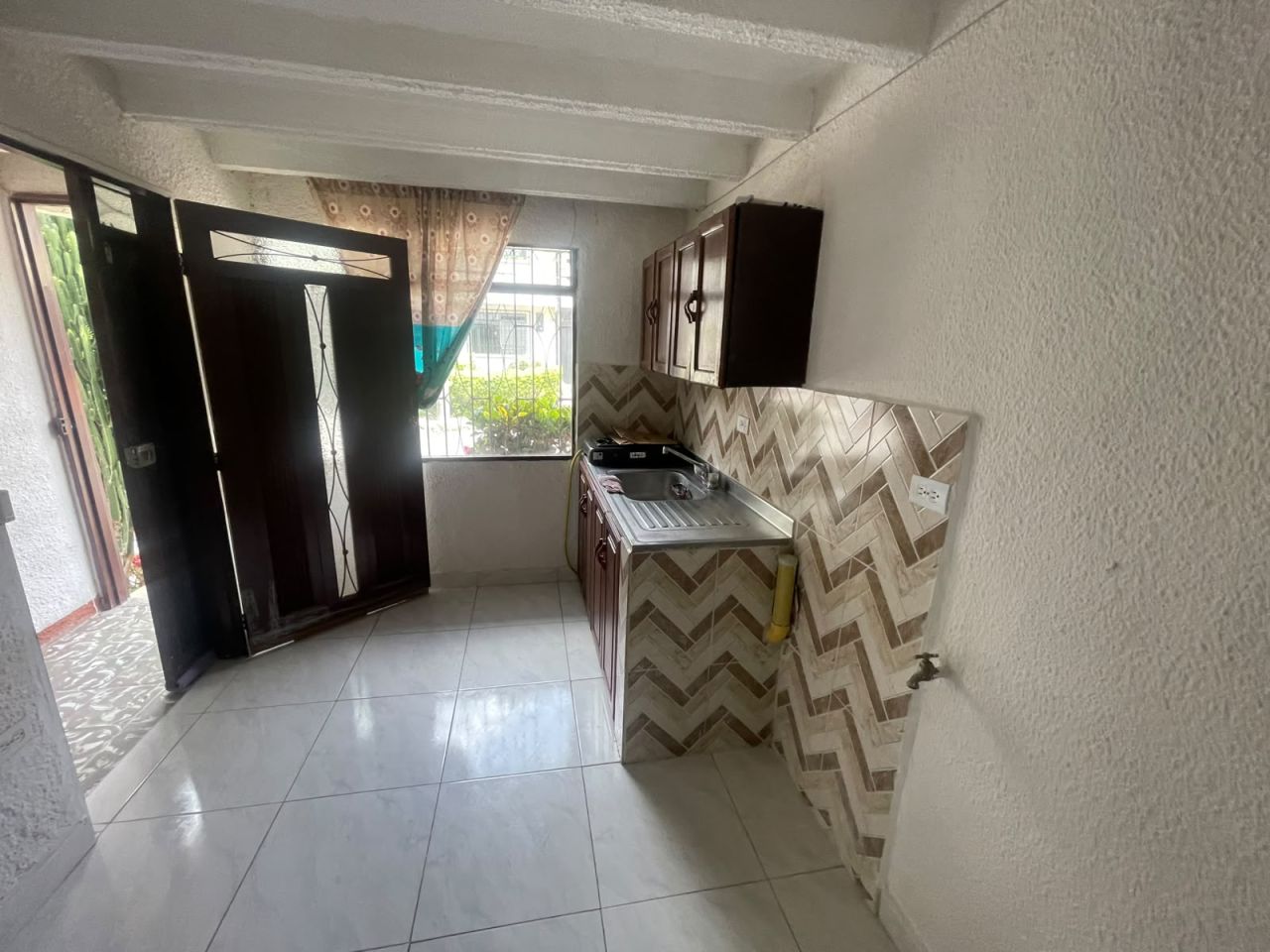 Apartaestudio en arriendo Antioquia Medellín La Gloria 30 m2 Habitaciones 1 Baños 1 Garajes 0 Precio $1400000