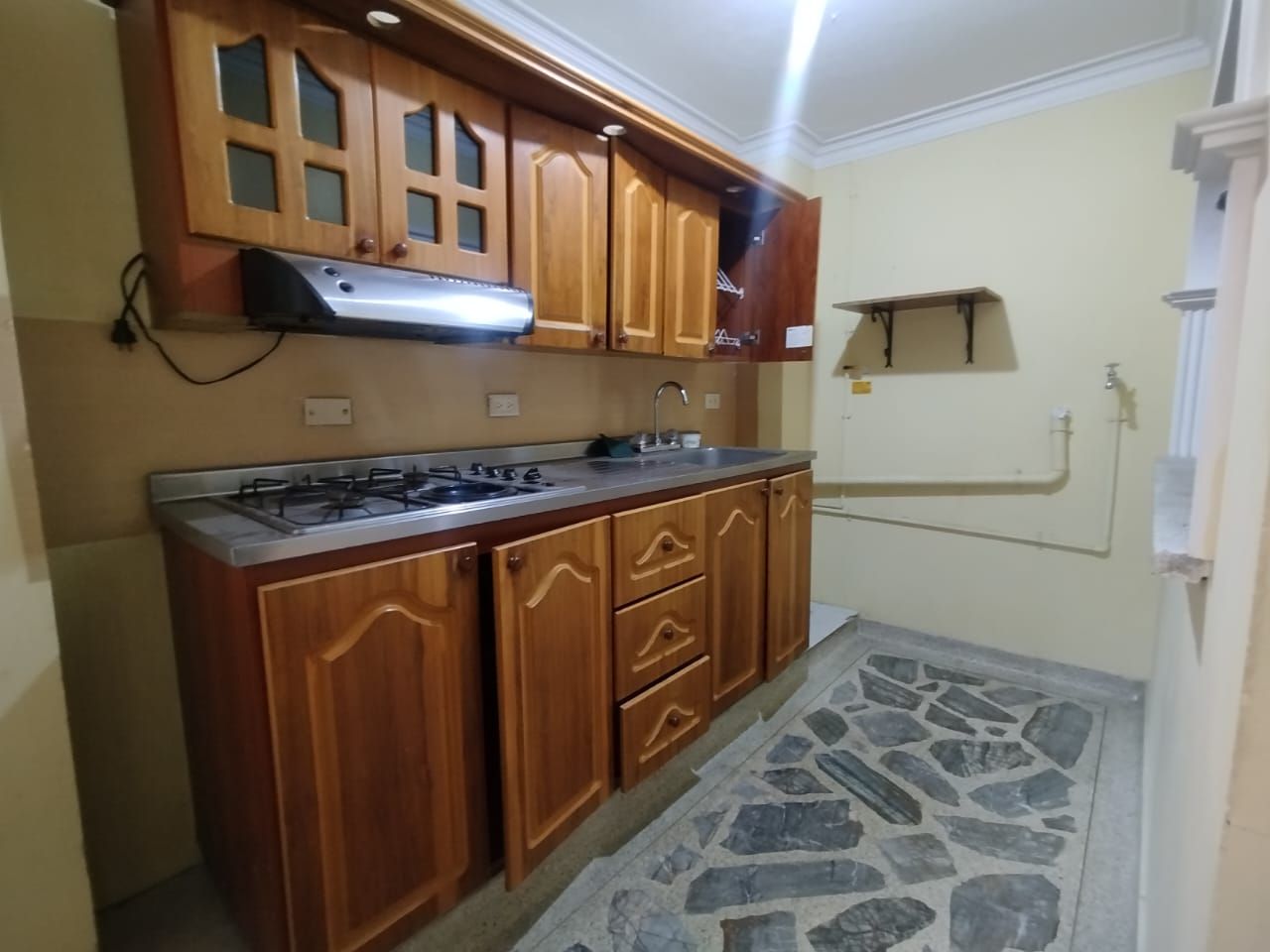 Apartamento en arriendo Antioquia Medellín Prado 90 m2 Habitaciones 3 Baños 1 Garajes 0 Precio $1800000