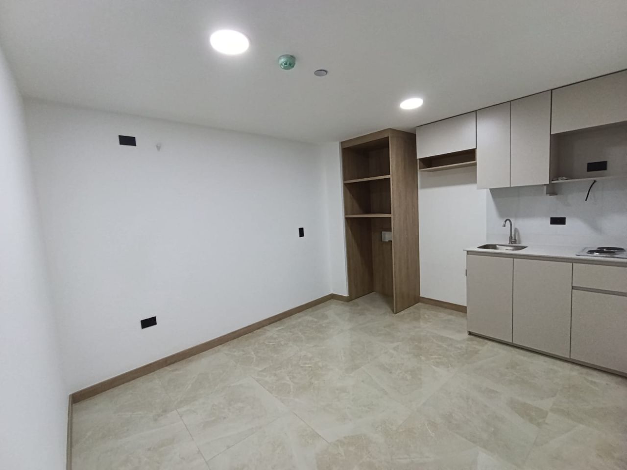 Apartaestudio en arriendo Antioquia Medellín Colon 25 m2 Habitaciones 1 Baños 1 Garajes 0 Precio $1850000