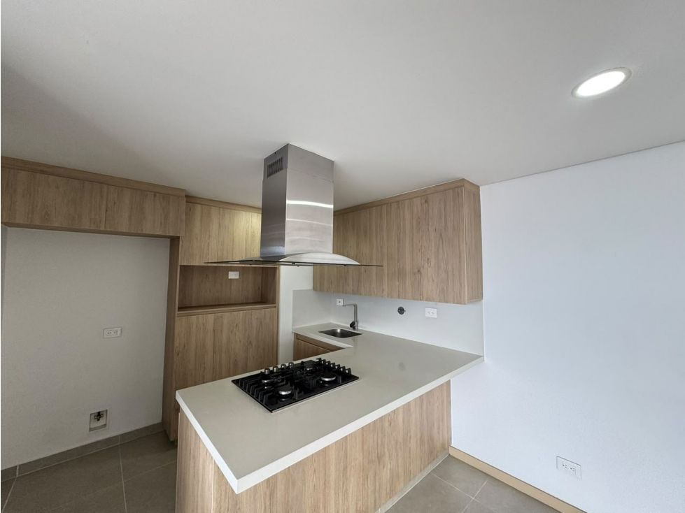 Apartamento en arriendo Antioquia Medellín Asomadera No2 100 m2 Habitaciones 3 Baños 3 Garajes 2 Precio $6200000
