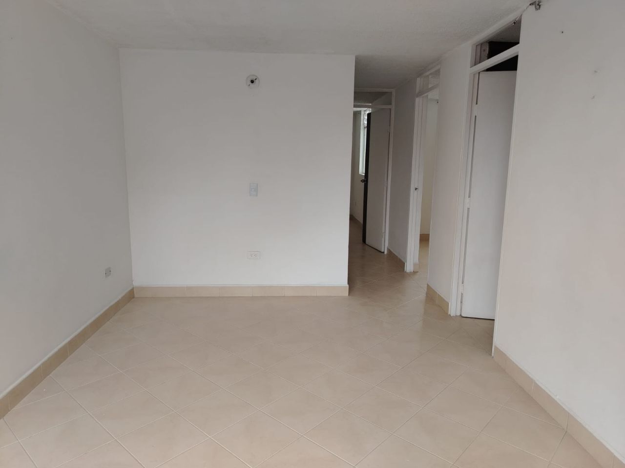 Apartamento en arriendo Antioquia Medellín Aures No 2 55 m2 Habitaciones 3 Baños 1 Garajes 0 Precio $1400000