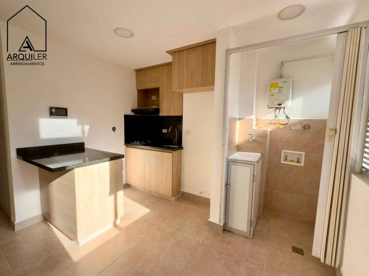 Apartaestudio en venta Antioquia Medellín San Bernardo 24 m2 Habitaciones 1 Baños 1 Garajes 0 Precio $220000000