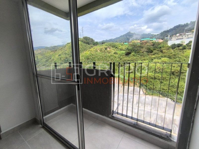 Apartamento en arriendo Antioquia Itagüí Vereda El Progreso 3 m2 Habitaciones 3 Baños 2 Garajes 1 Precio $2300000