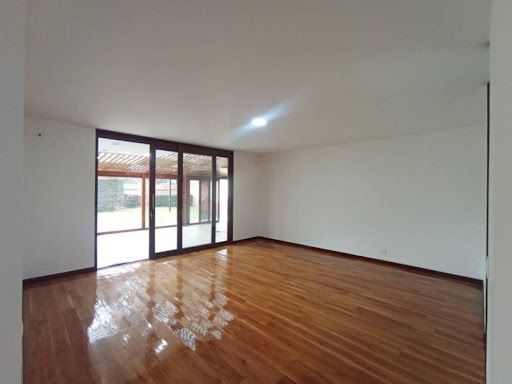Casa en arriendo Cundinamarca Bogotá San José De Bavaria 500 m2 Habitaciones 4 Baños 6 Garajes 4 Precio $18000000
