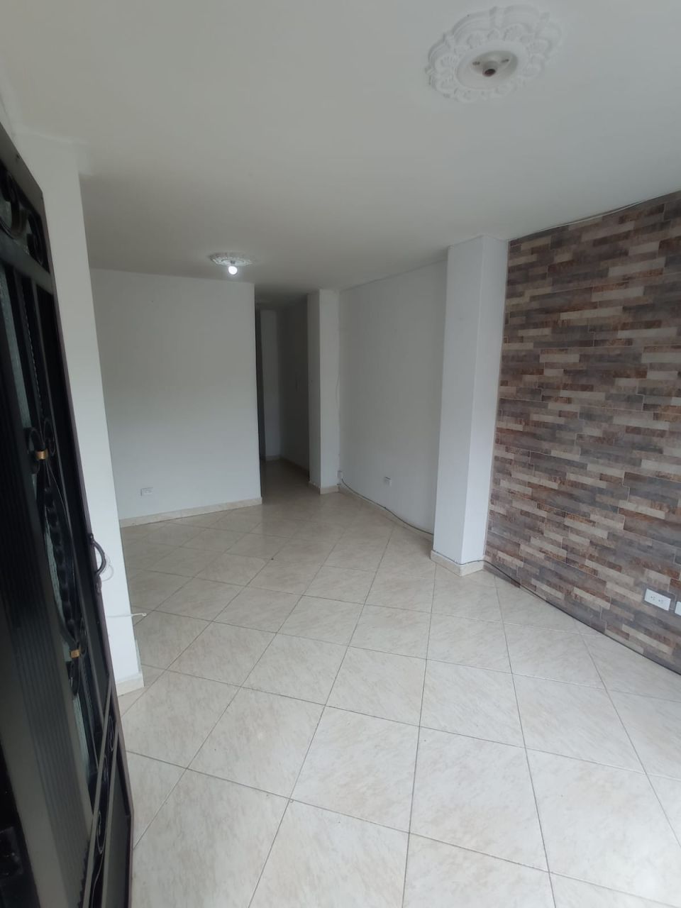 Apartamento en arriendo Antioquia Medellín Campo Amor 65 m2 Habitaciones 3 Baños 1 Garajes 0 Precio $2300000