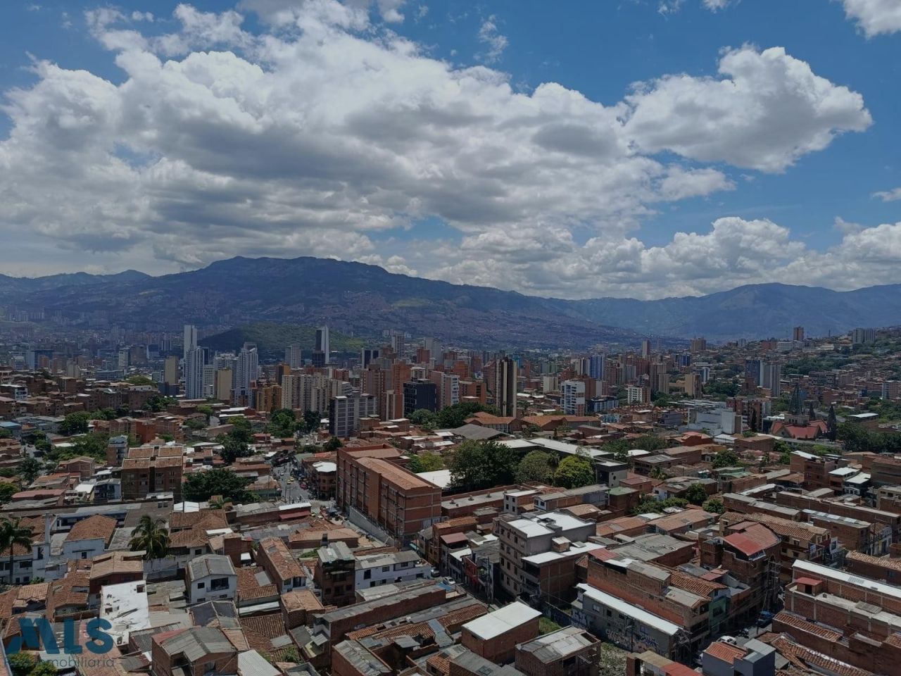 Apartamento en venta Antioquia Medellín Gerona 40 m2 Habitaciones 2 Baños 1 Garajes 1 Precio $225000000