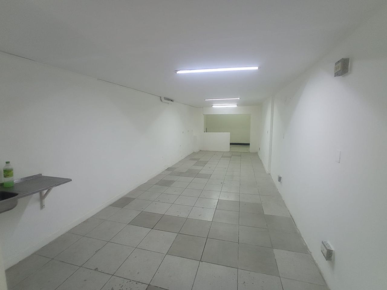Local Comercial en arriendo Antioquia Medellín Los Conquistadores 100 m2 Habitaciones 3 Baños 1 Garajes 0 Precio $4000000