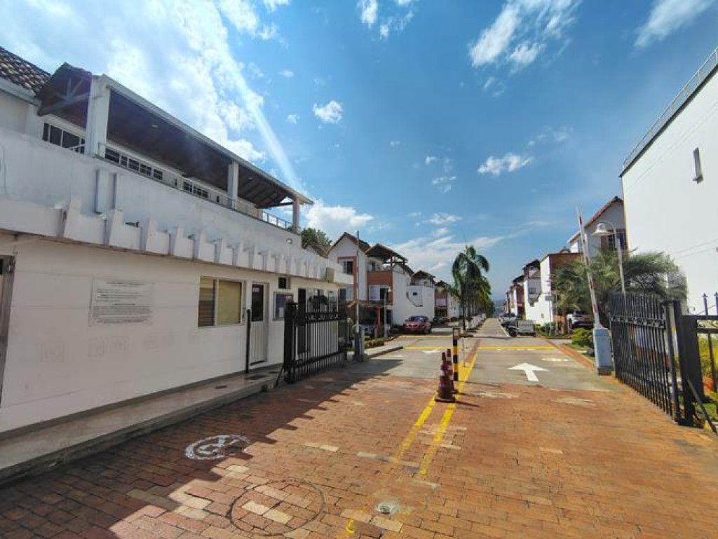 Casa en arriendo Santander Bucaramanga Palmeras Del Cacique 159 m2 Habitaciones 3 Baños 4 Garajes 0 Precio $3594000