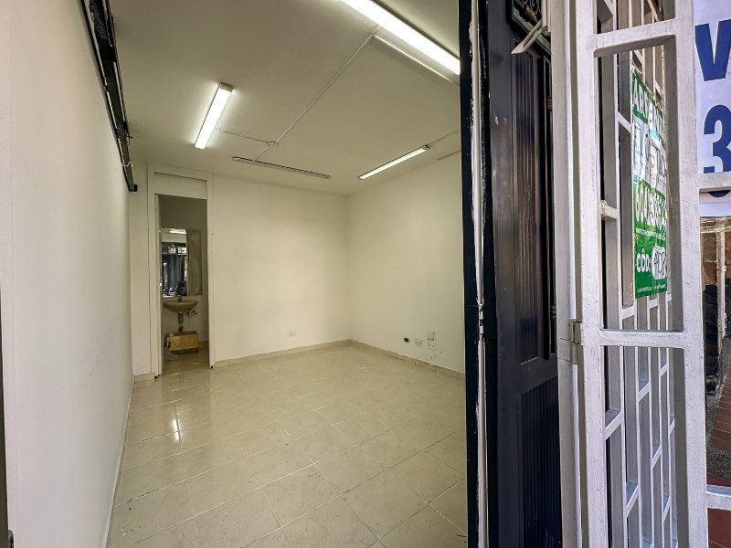 Local en arriendo Antioquia Medellín San Bernardo 15 m2 Habitaciones 0 Baños 1 Garajes 0 Precio $1500000