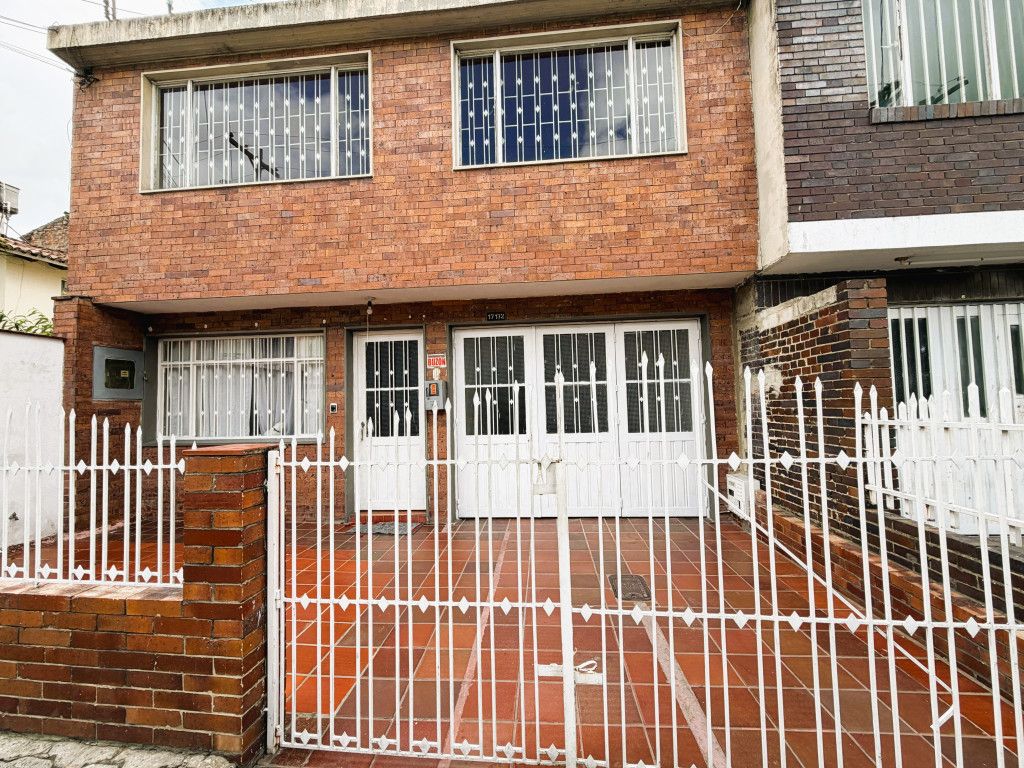 Apartamento en arriendo Cundinamarca Chía Cr Santa Lucia 80 m2 Habitaciones 3 Baños 2 Garajes 1 Precio $1950000