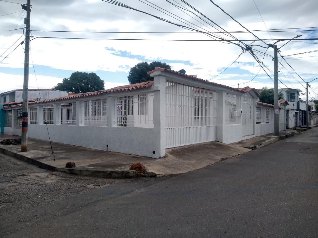 Casa en arriendo Norte De Santander Cúcuta Quinta Bosch 267 m2 Habitaciones 5 Baños 3 Garajes 5 Precio $2500000