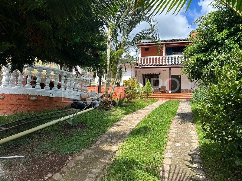 Casa en arriendo o venta Tolima Flandes Flandes 510 m2 Habitaciones 4 Baños 2 Garajes 4 Precio venta $700000000 Precio arriendo $2000000