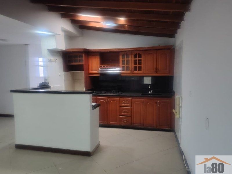 Apartamento en arriendo Antioquia Medellín La Floresta 85 m2 Habitaciones 3 Baños 2 Garajes 0 Precio $2600000