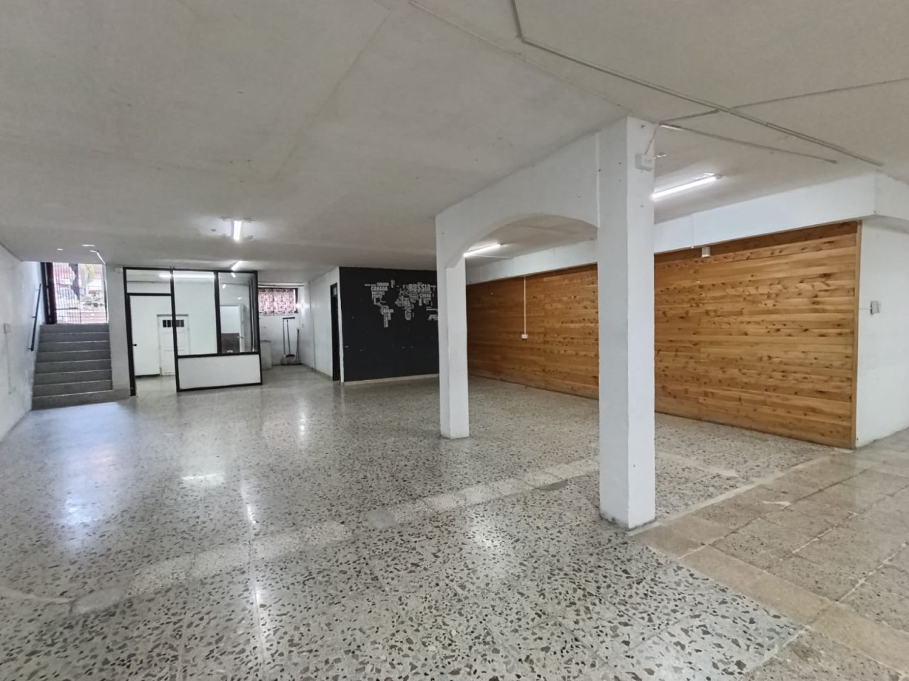 Bodega en arriendo Antioquia Medellín Campo Alegre 230 m2 Habitaciones 0 Baños 3 Garajes 0 Precio $6500000