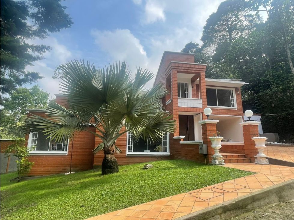 Casa en arriendo Antioquia Medellín El Tesoro 990 m2 Habitaciones 4 Baños 7 Garajes 4 Precio $20000000