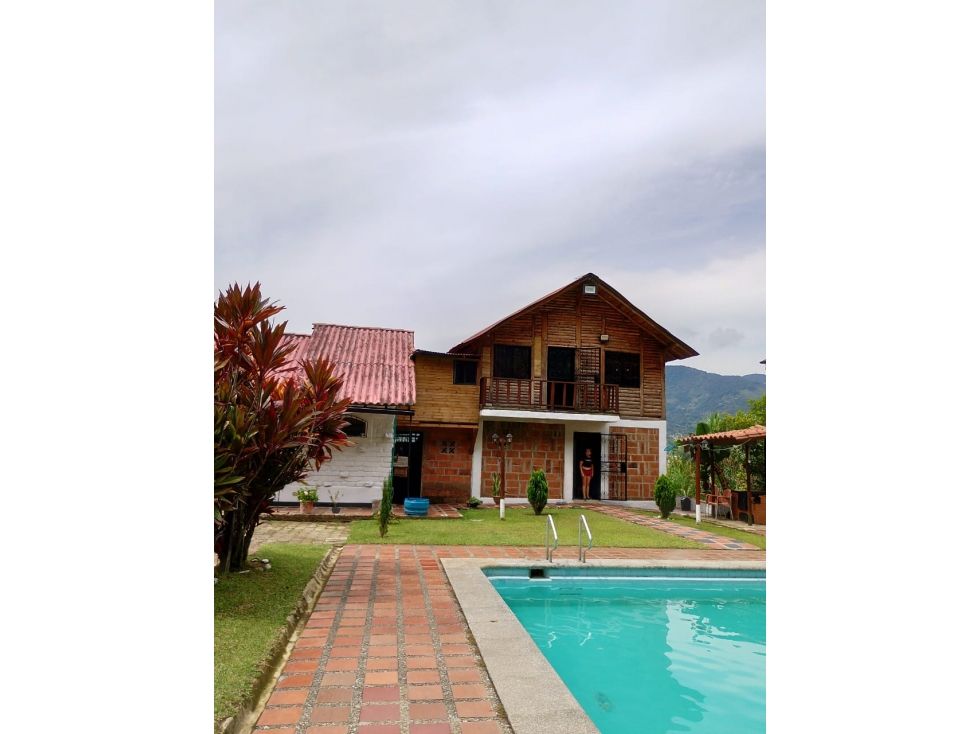Casa Campestre en arriendo Antioquia Cocorná Cocorna 200 m2 Habitaciones 4 Baños 2 Garajes 1 Precio $5000000