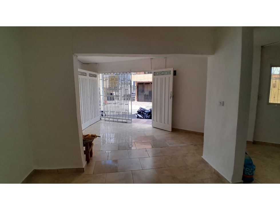 Local en arriendo Antioquia Medellín El Pinal 36 m2 Habitaciones 0 Baños 1 Garajes 0 Precio $1200000
