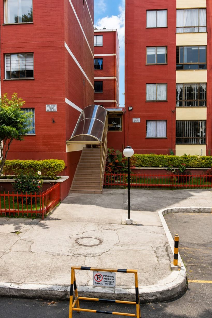 Apartamento en venta Cundinamarca Bogotá Ub Castilla La Nueva 61 m2 Habitaciones 3 Baños 1 Garajes 1 Precio $300000000