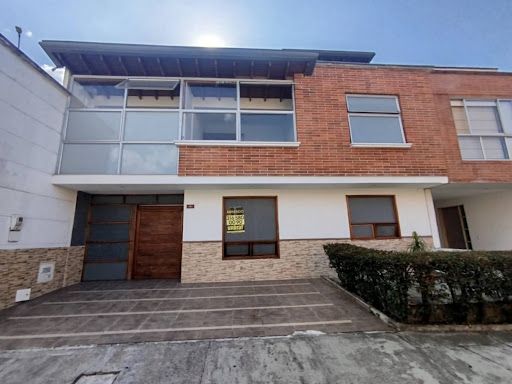 Casa en arriendo Antioquia La Estrella Las Brisas 150 m2 Habitaciones 4 Baños 2 Garajes 1 Precio $4500000