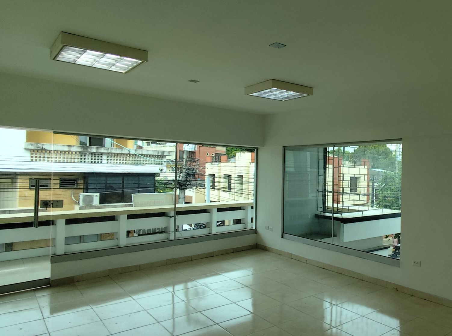 Edificio en arriendo Sucre Sincelejo Santa Fe 1300 m2 Habitaciones 15 Baños 9 Garajes 3 Precio $35000000