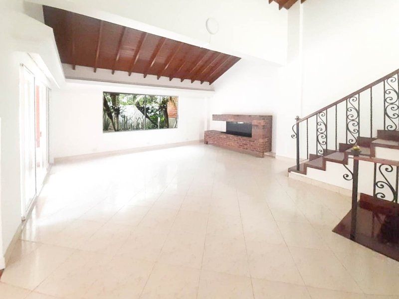 Casa en arriendo Antioquia Medellín El Poblado 261 m2 Habitaciones 3 Baños 2 Garajes 2 Precio $9000000