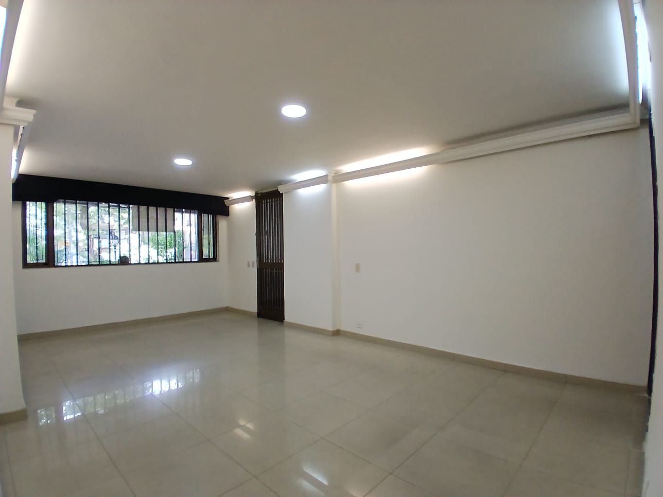 Local Comercial en arriendo Antioquia Medellín Boston 25 m2 Habitaciones 0 Baños 1 Garajes 1 Precio $2500000