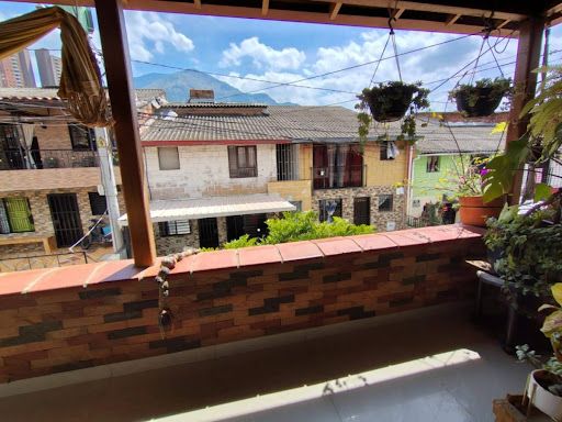 Casa en arriendo Antioquia Bello Urbanización Urapanes 75 m2 Habitaciones 3 Baños 2 Garajes 0 Precio $1400000