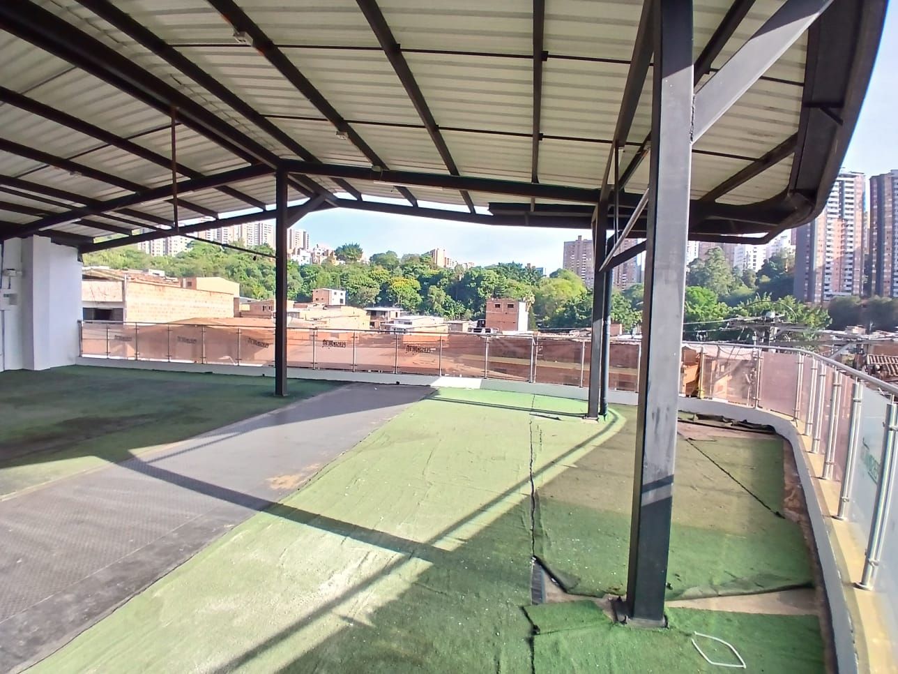 Local Comercial en arriendo Antioquia Medellín El Rincon 180 m2 Habitaciones 0 Baños 1 Garajes 0 Precio $3500000