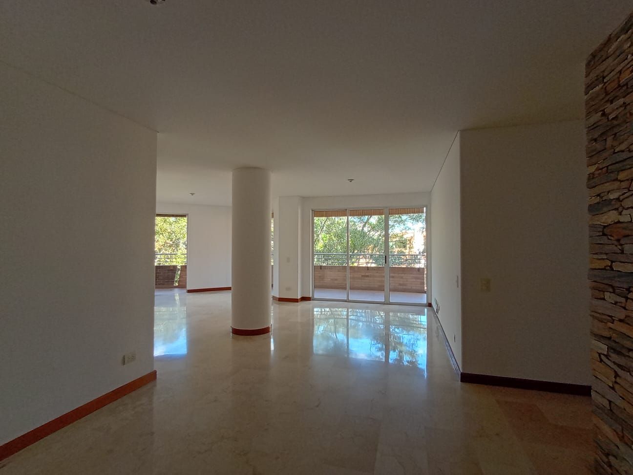 Apartamento en arriendo Antioquia Medellín Calle Nueva 168 m2 Habitaciones 3 Baños 3 Garajes 2 Precio $7600000