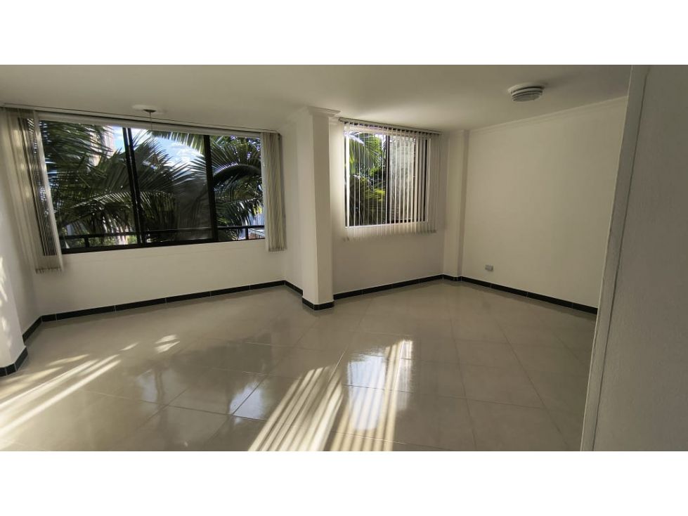 Apartamento en arriendo Antioquia Medellín Asomadera No 1 90 m2 Habitaciones 3 Baños 2 Garajes 1 Precio $2700000