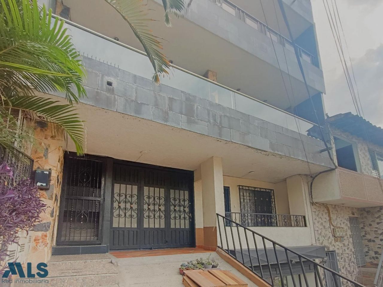 Inmuebles en Remate Casa en venta Antioquia Medellín Girardot 170 m2 Habitaciones 4 Baños 3 Garajes 0 Precio $750000000