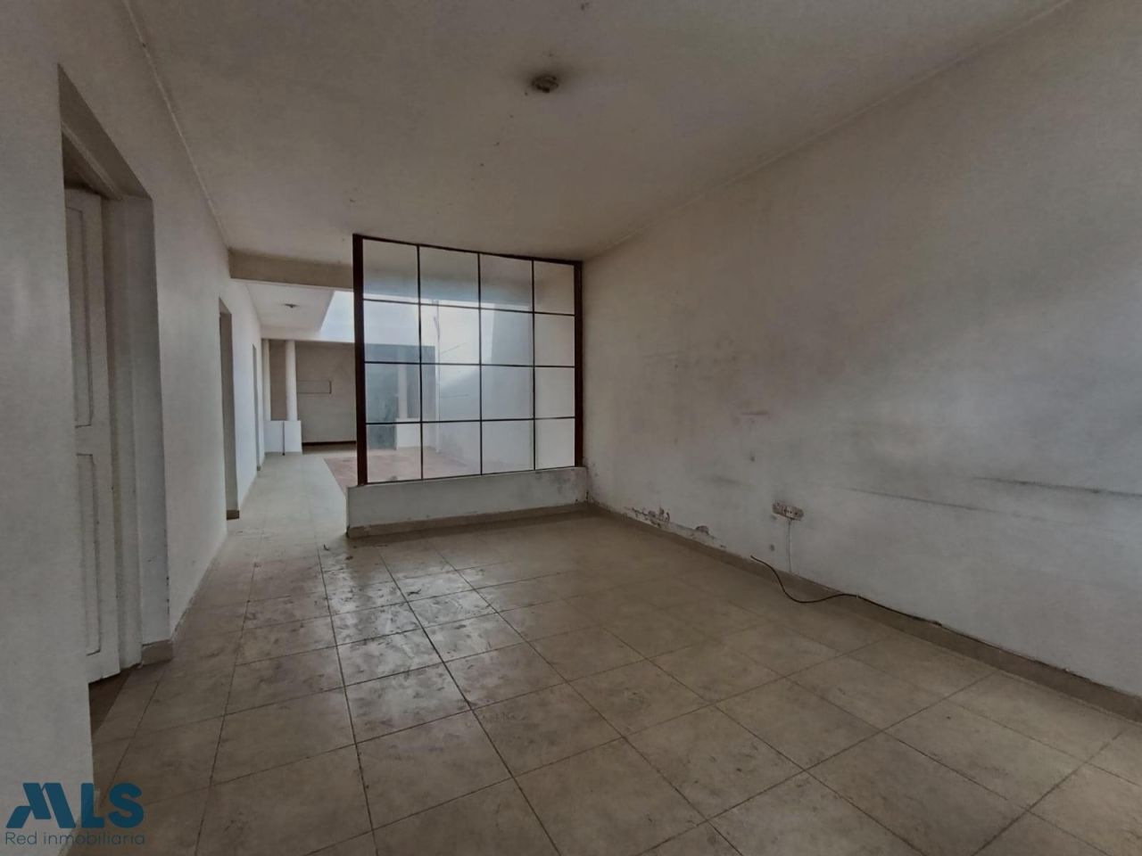 Inmuebles en Remate Casa en venta Antioquia Medellín Gerona 264 m2 Habitaciones 10 Baños 4 Garajes 0 Precio $1200000000