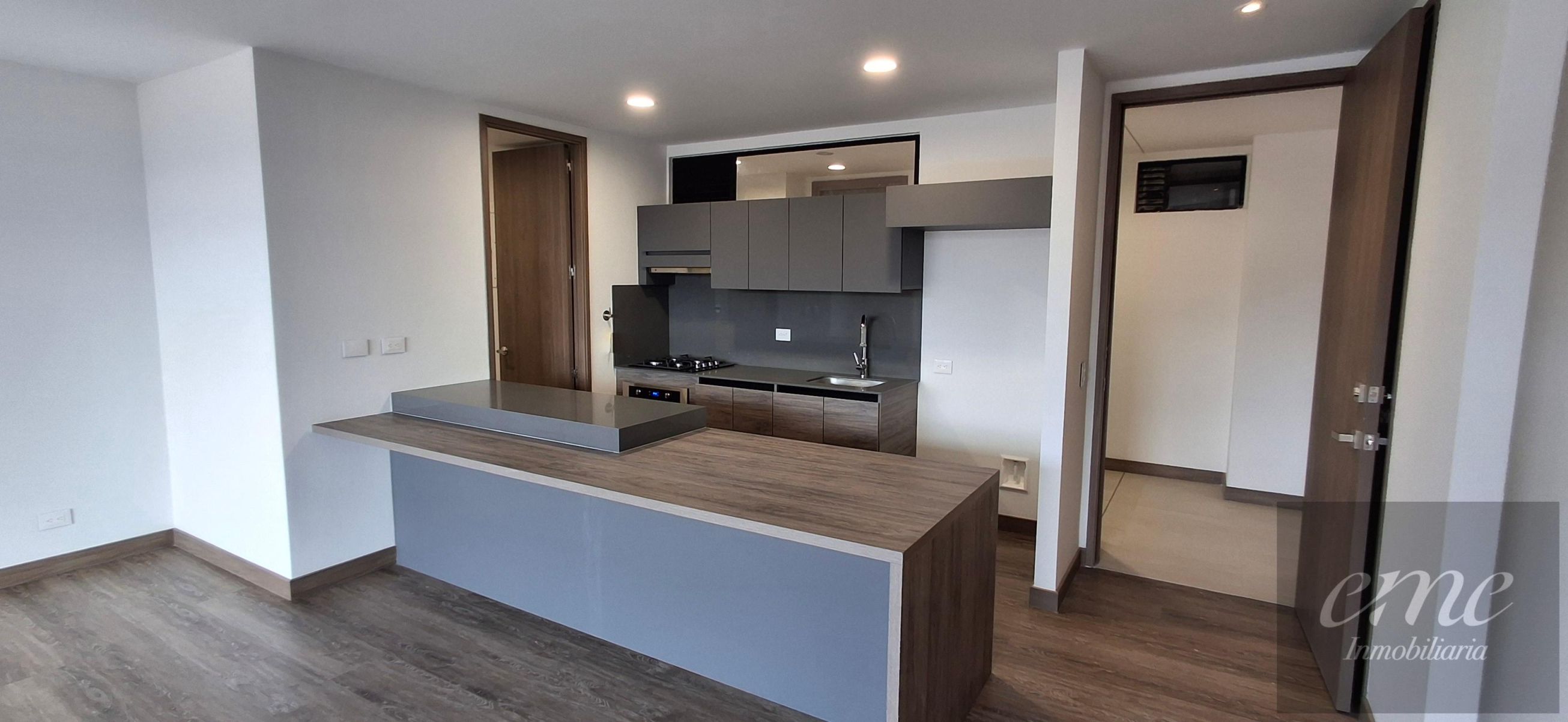 Apartamento en arriendo Antioquia Medellín Los Balsos No1 89 m2 Habitaciones 2 Baños 2 Garajes 1 Precio $7500000