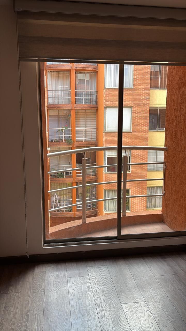 Apartamento en arriendo Cundinamarca Bogotá Capellanía 63 m2 Habitaciones 3 Baños 2 Garajes 1 Precio $2800000
