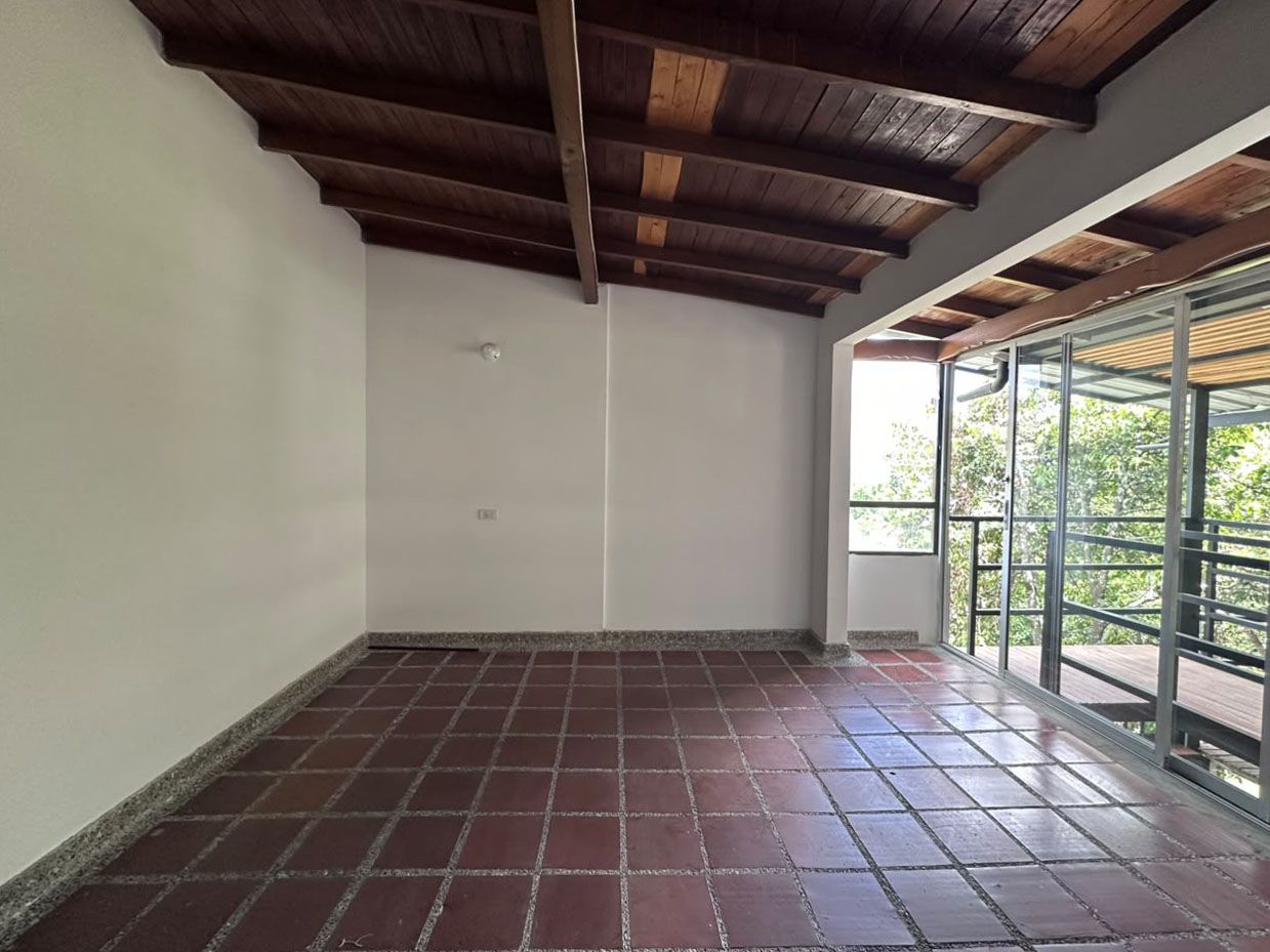 Apartamento en arriendo Antioquia Medellín La Florida 179 m2 Habitaciones 2 Baños 2 Garajes 0 Precio $4200000