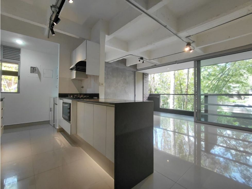 Apartamento en arriendo Antioquia Medellín El Castillo 77 m2 Habitaciones 2 Baños 2 Garajes 2 Precio $5200000