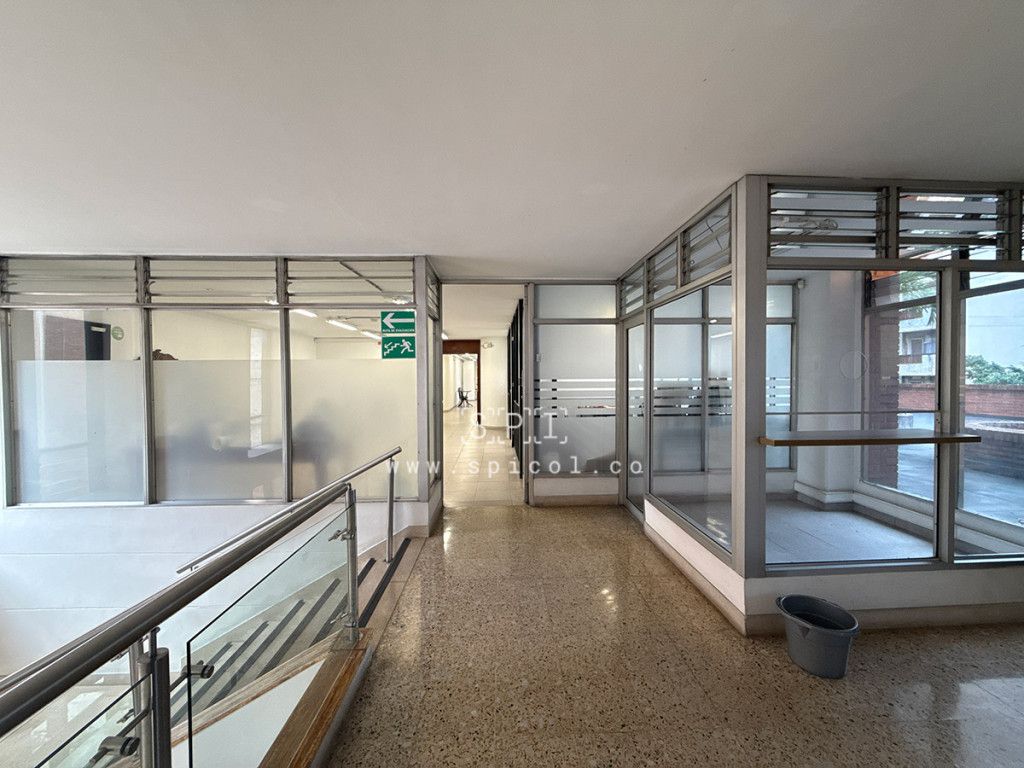 Oficina en arriendo Antioquia Medellín La Candelaria 900 m2 Habitaciones 0 Baños 10 Garajes 0 Precio $35000000