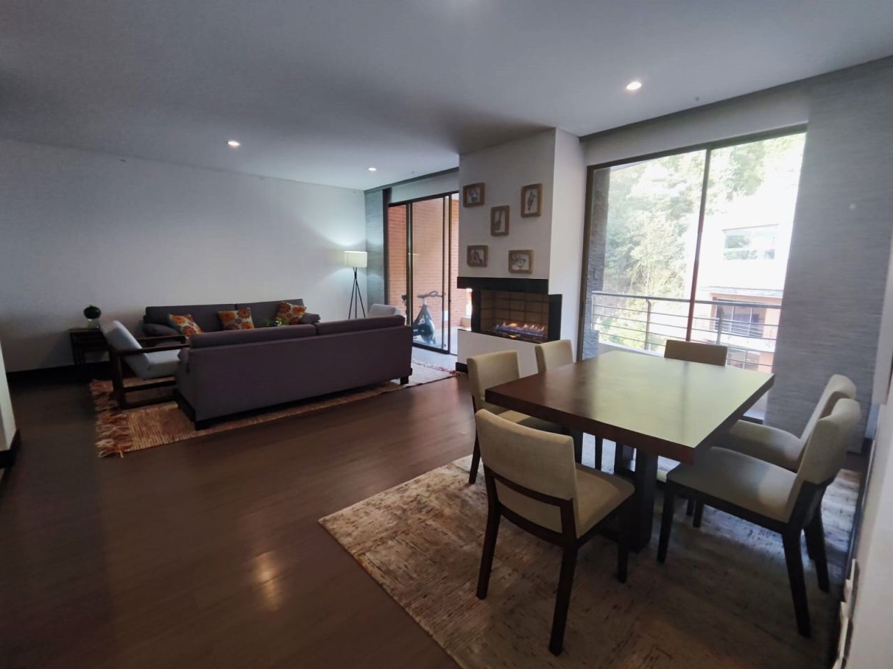 Apartamento en arriendo Cundinamarca Bogotá Los Alpes 199 m2 Habitaciones 3 Baños 5 Garajes 1 Precio $14000000