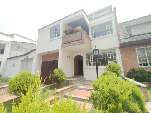 Casa en arriendo Santander Bucaramanga Pan De Azucar 486 m2 Habitaciones 5 Baños 4 Garajes 2 Precio $5500000