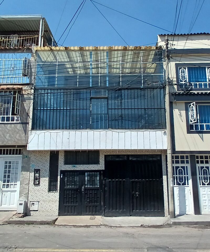 Casa en venta Cundinamarca Bogotá Quiroga 154 m2 Habitaciones 6 Baños 6 Garajes 2 Precio $560000000